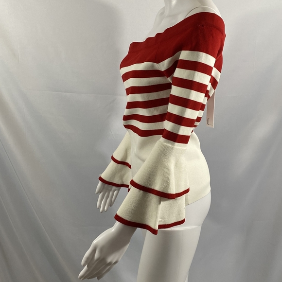 Women Love Token Off Shoulder Sweater - Picture 3 of 6